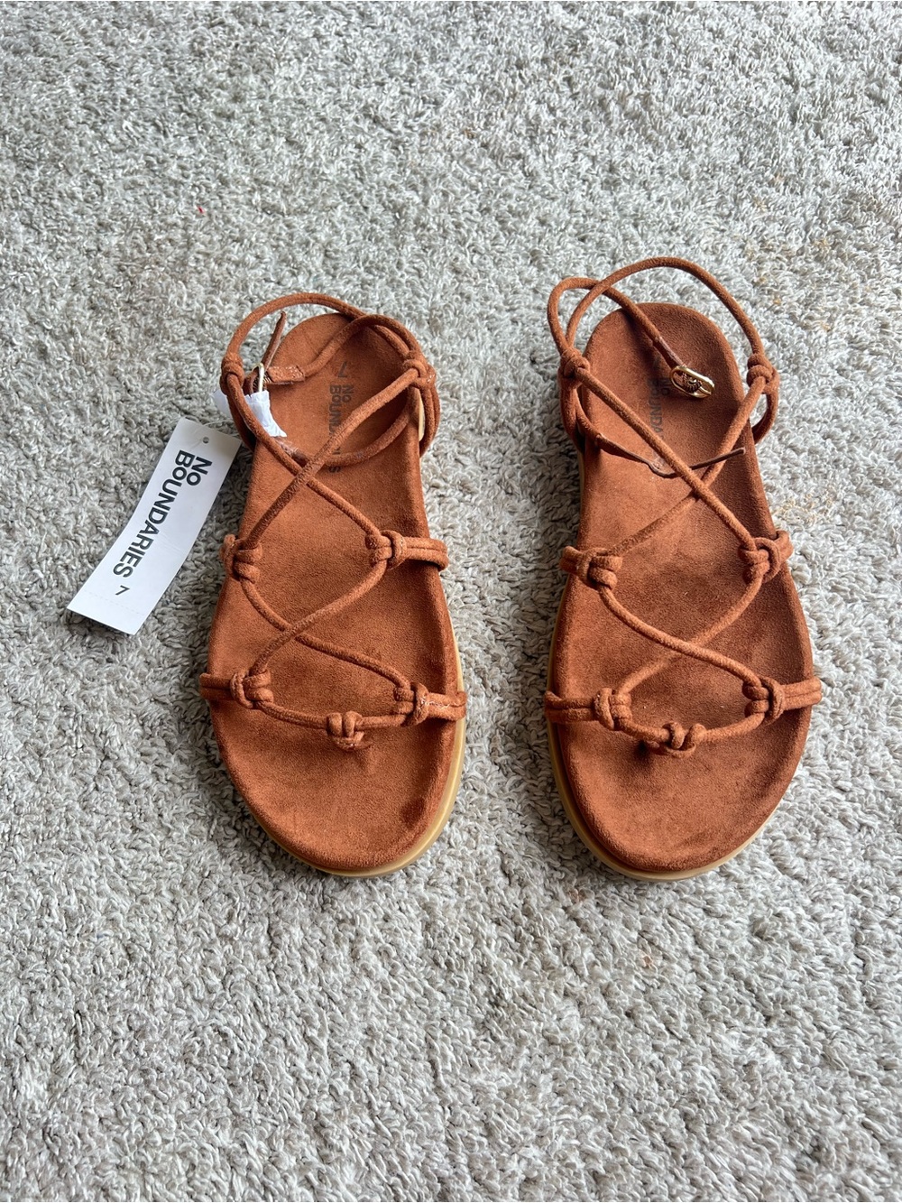 No Boundaries Women's Rust Suede Knot-Strap Sandals. Size 7